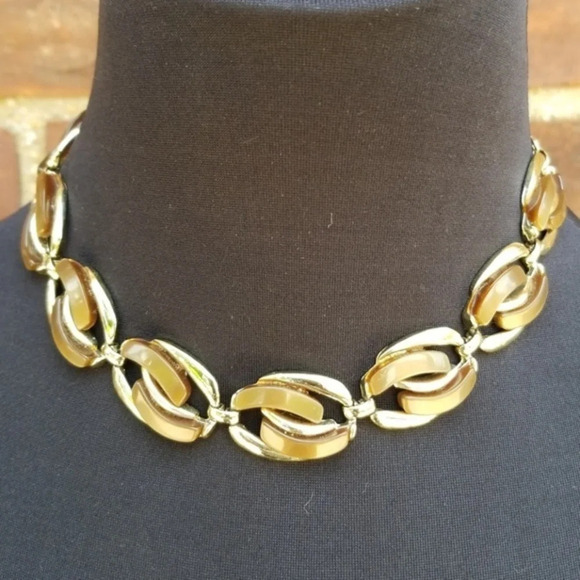 Rare vintage lucit Necklace and earrings set - Picture 5 of 7